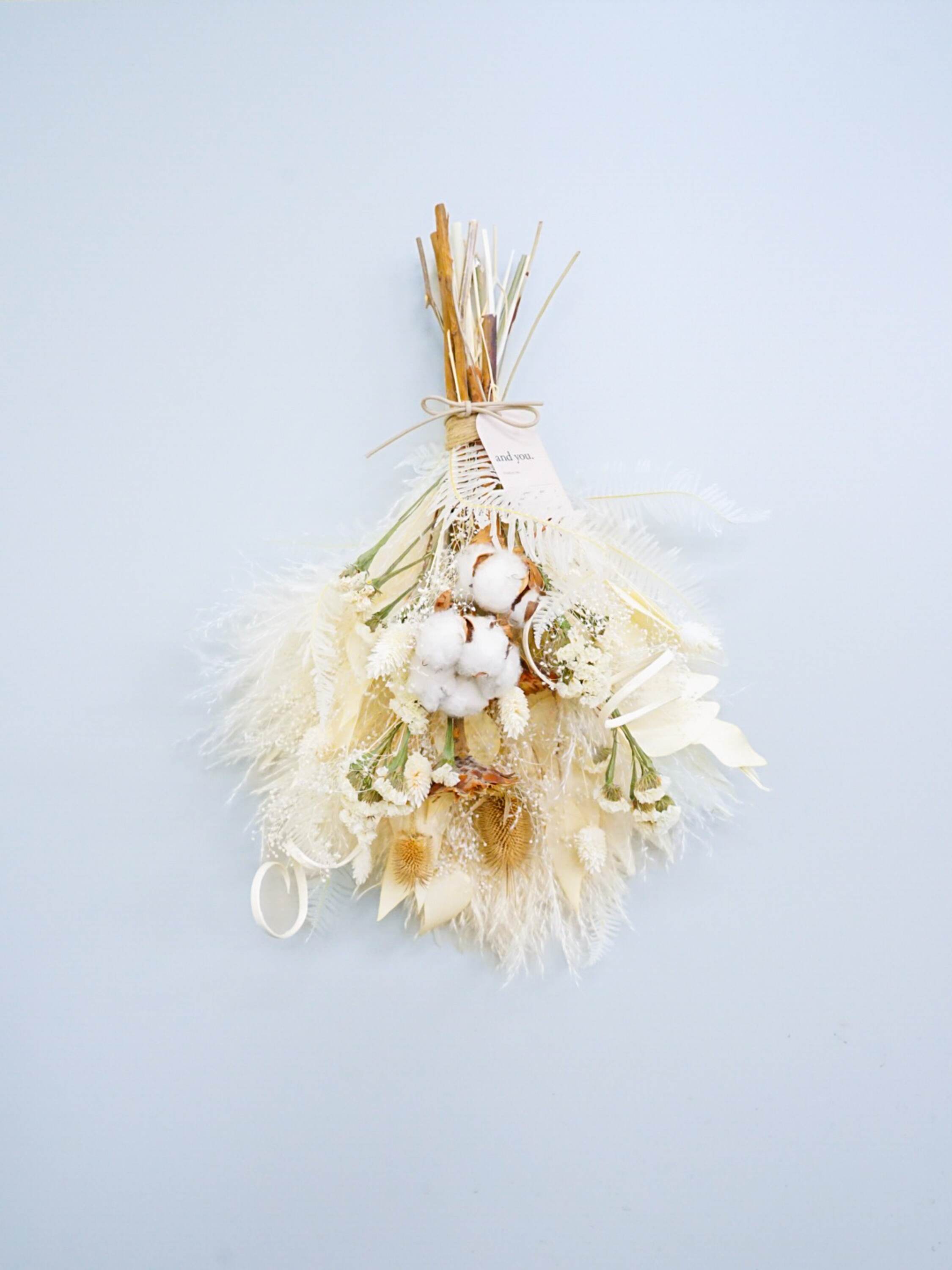 【壁に掛ける】ドライフラワーのスワッグ - ベージュ -