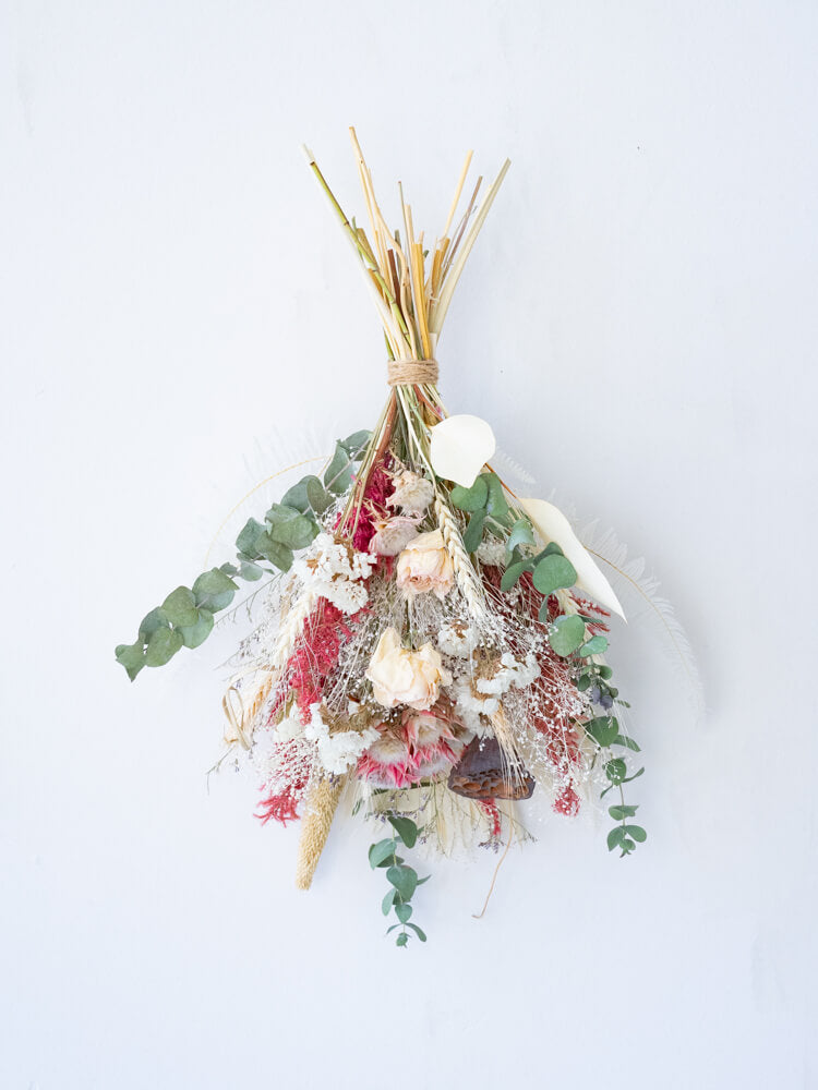 【壁に掛ける】ドライフラワーのスワッグ - ピンク -