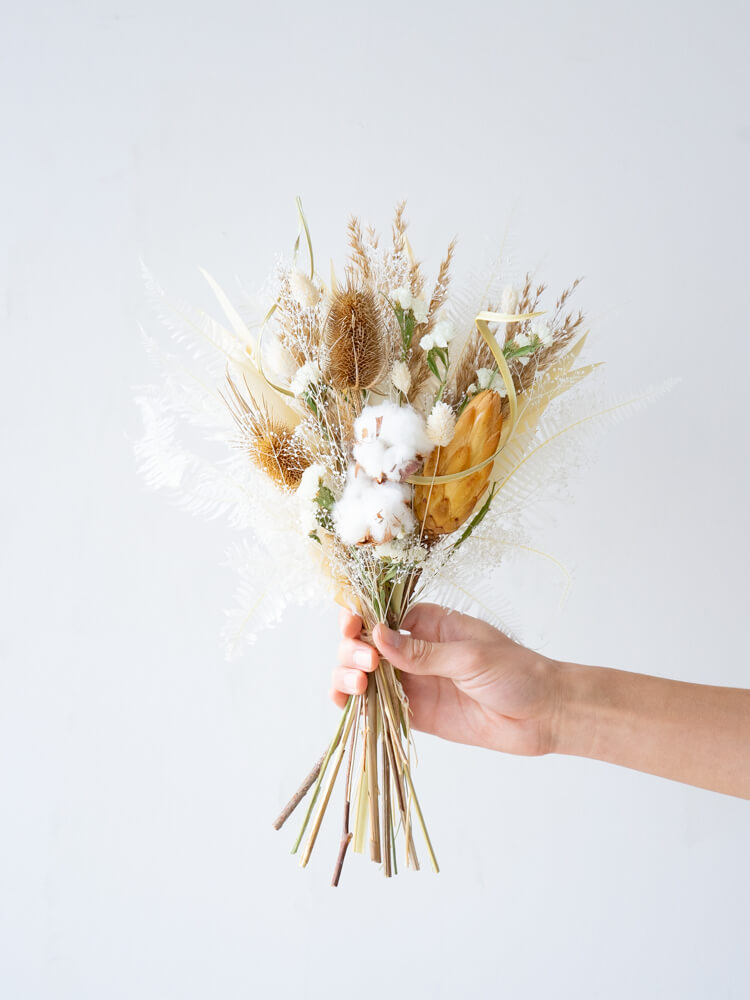 【花瓶に飾れる】ドライフラワーの花束 M - ベージュ -